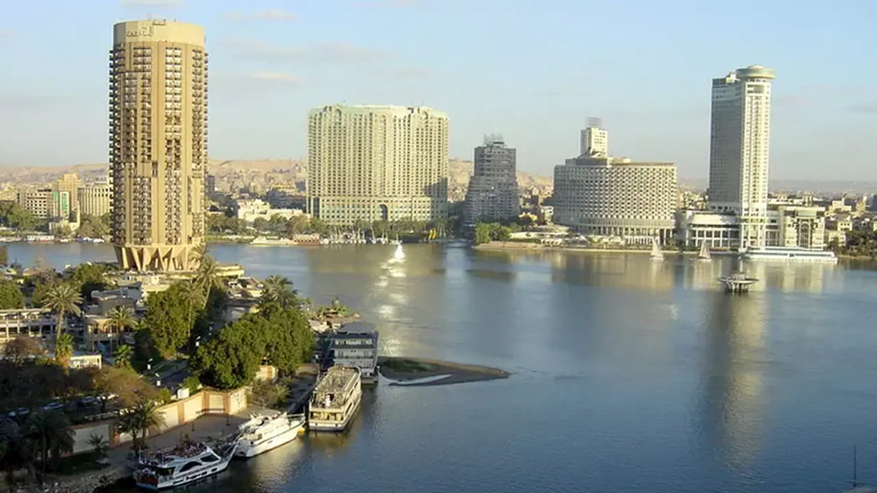 الأرصاد تحذر من ذروة ارتفاع الحرارة اليوم قبل عودة الأجواء الشتوية غدًا